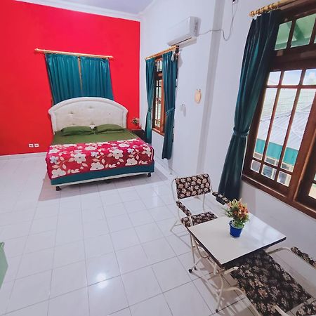 Glory Homestay Yogyakarta Esterno foto