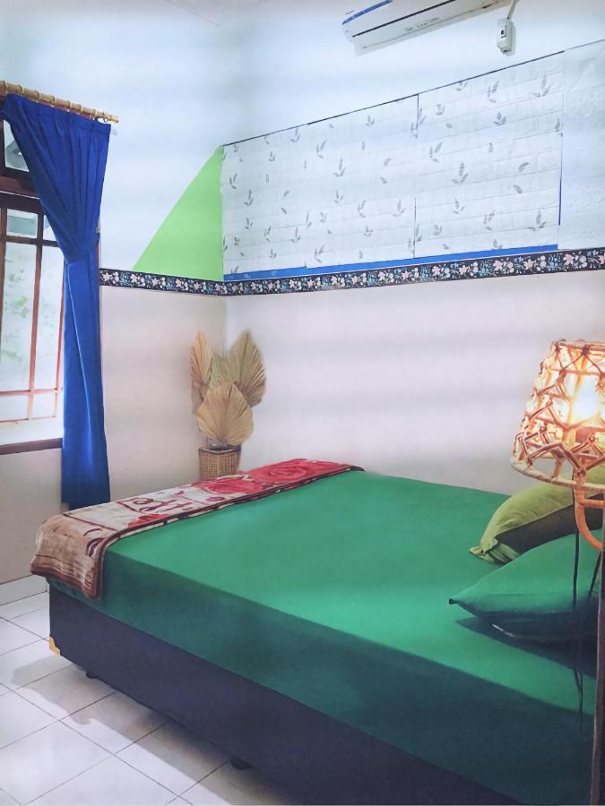Glory Homestay Yogyakarta Esterno foto
