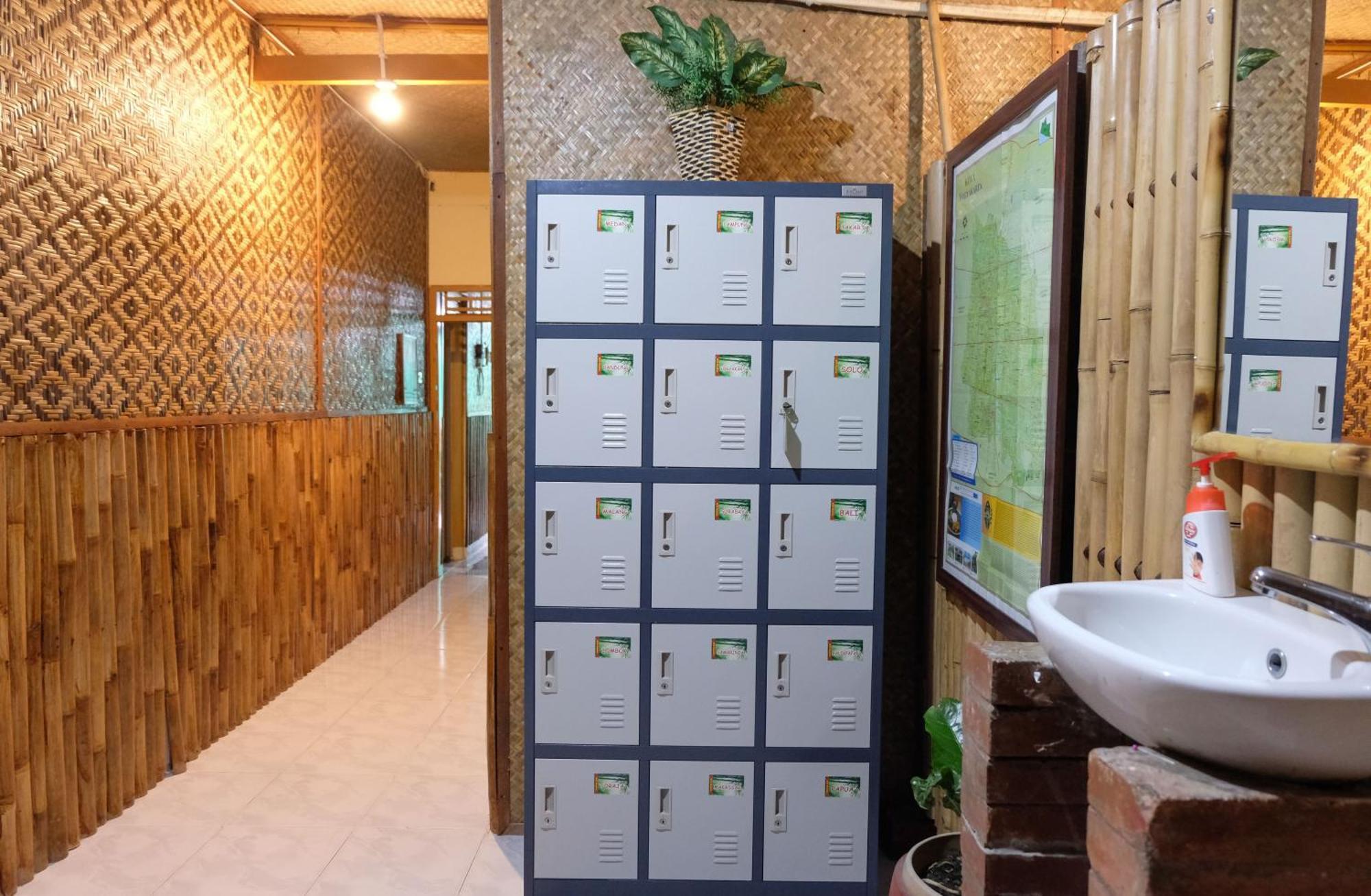 Glory Homestay Yogyakarta Esterno foto