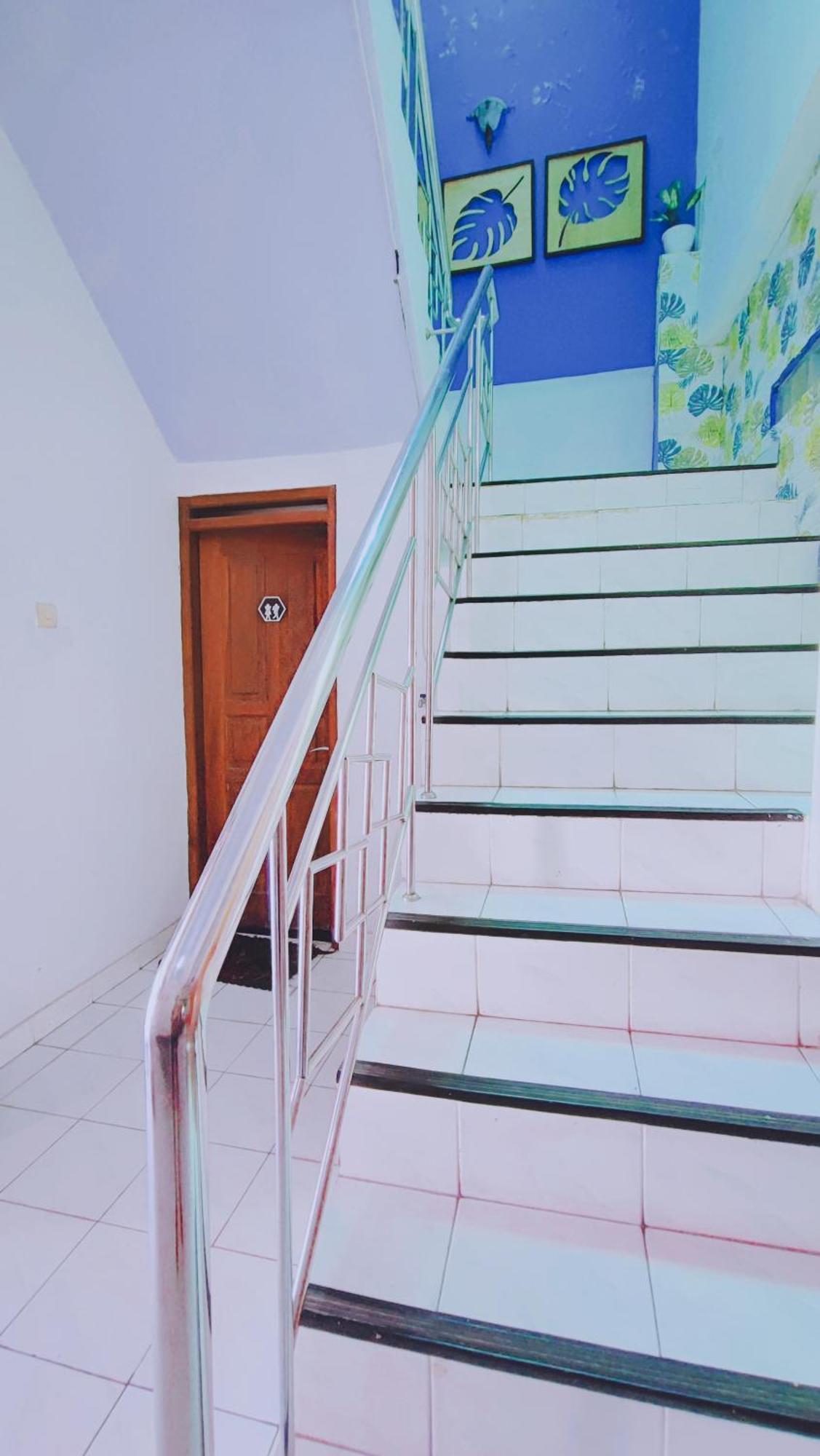 Glory Homestay Yogyakarta Esterno foto