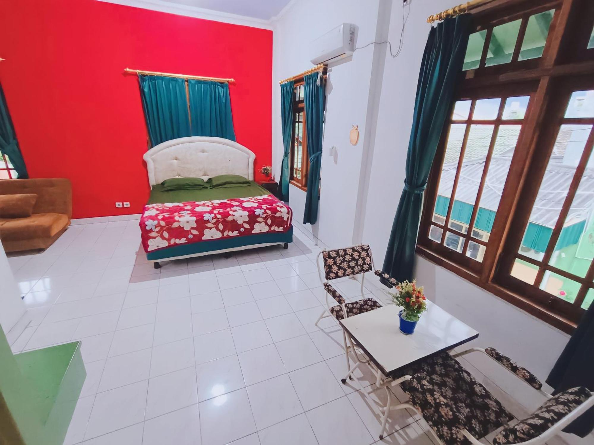 Glory Homestay Yogyakarta Esterno foto