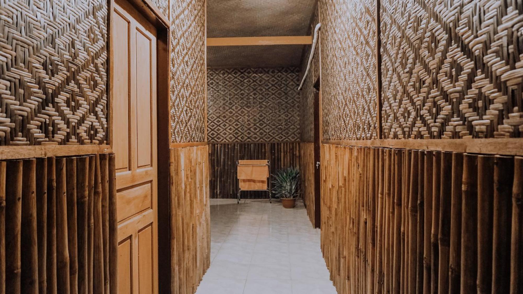 Glory Homestay Yogyakarta Esterno foto