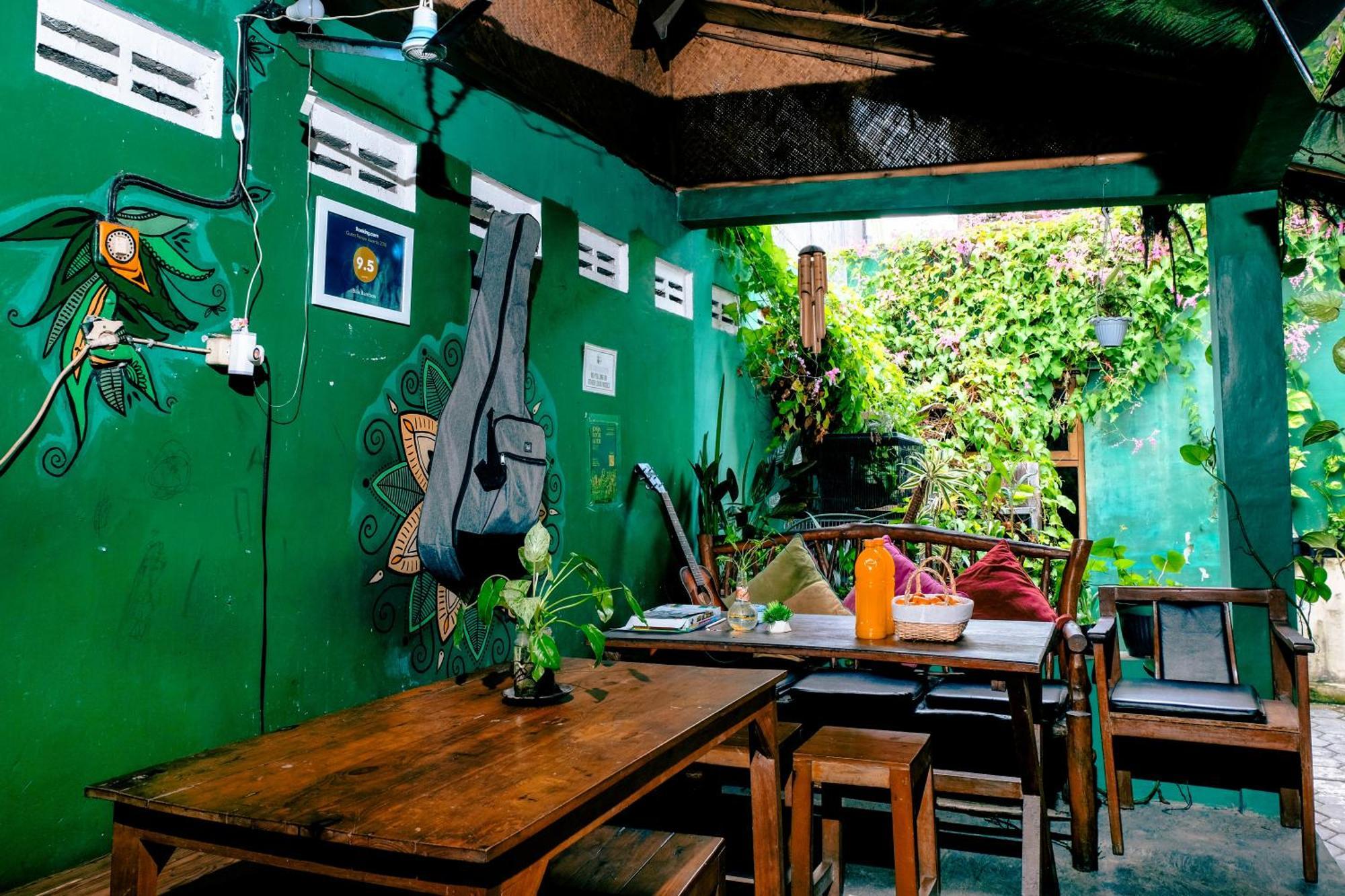 Glory Homestay Yogyakarta Esterno foto