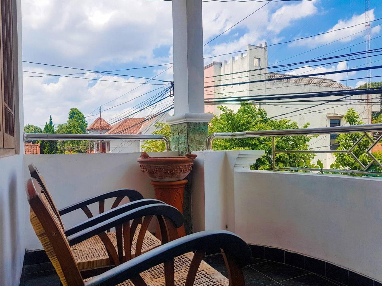Glory Homestay Yogyakarta Esterno foto