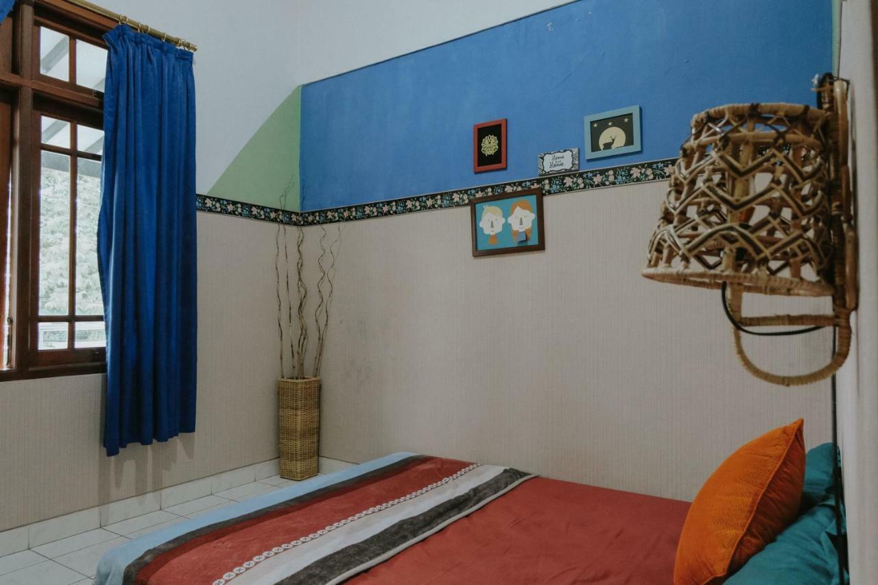 Glory Homestay Yogyakarta Esterno foto