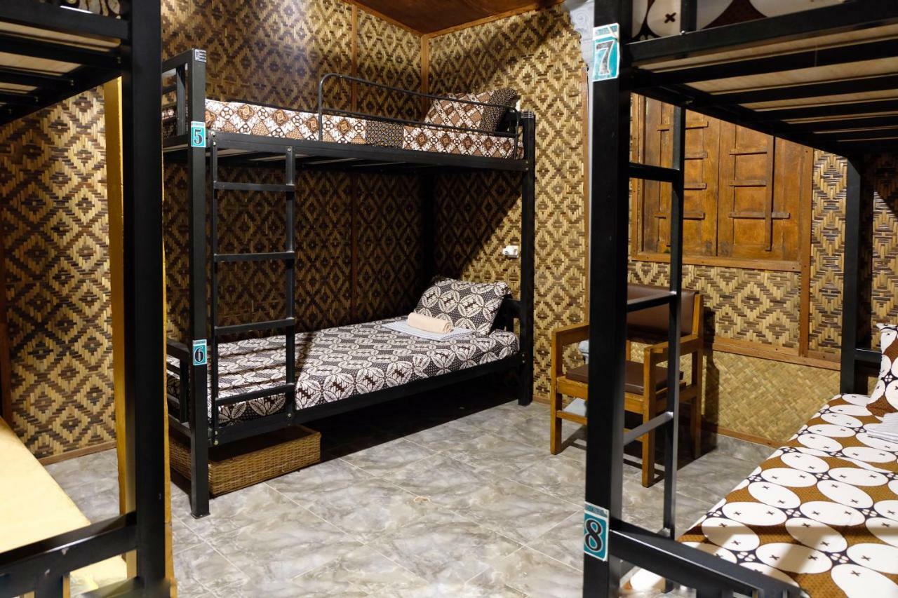 Glory Homestay Yogyakarta Esterno foto
