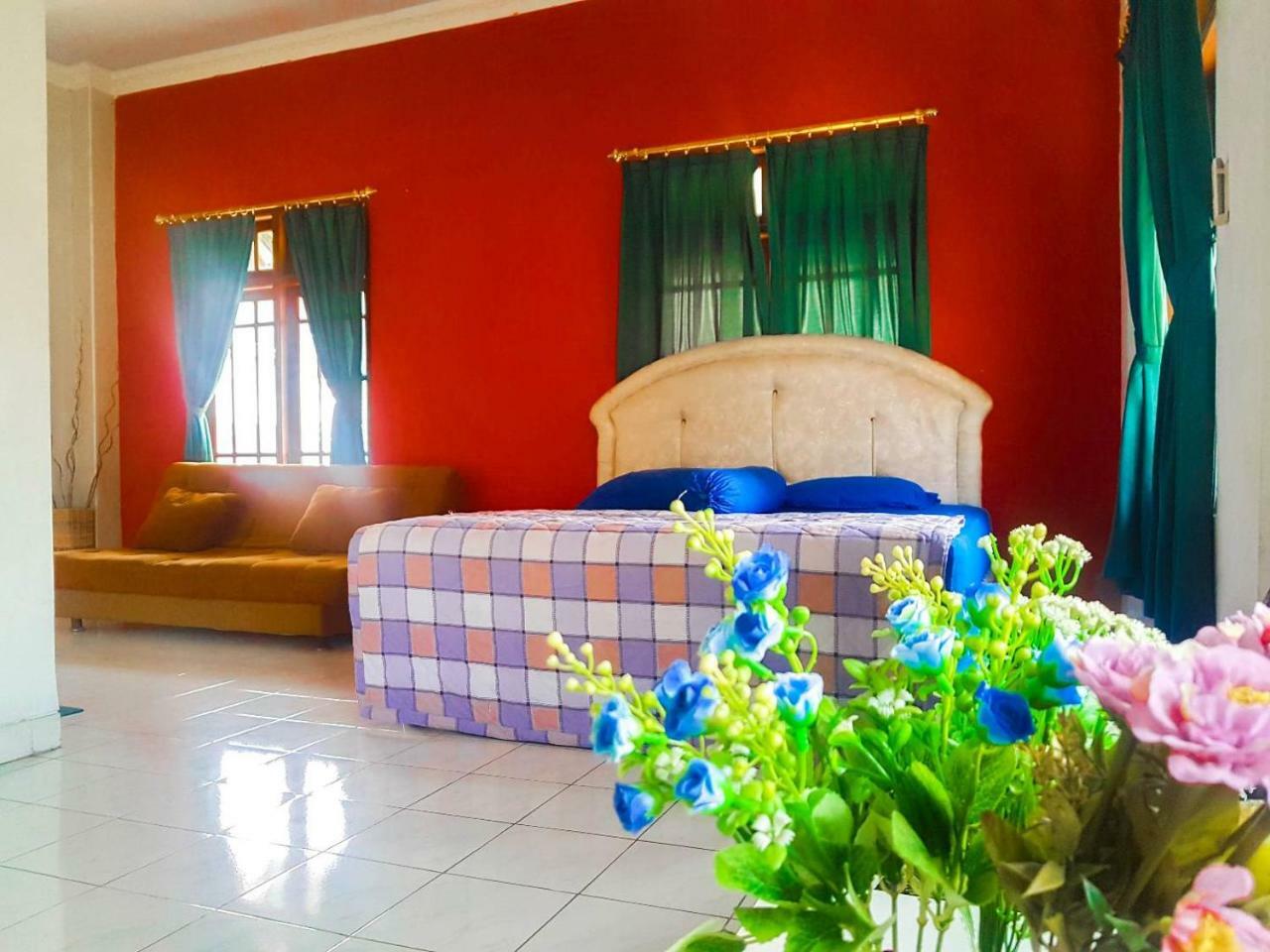 Glory Homestay Yogyakarta Esterno foto
