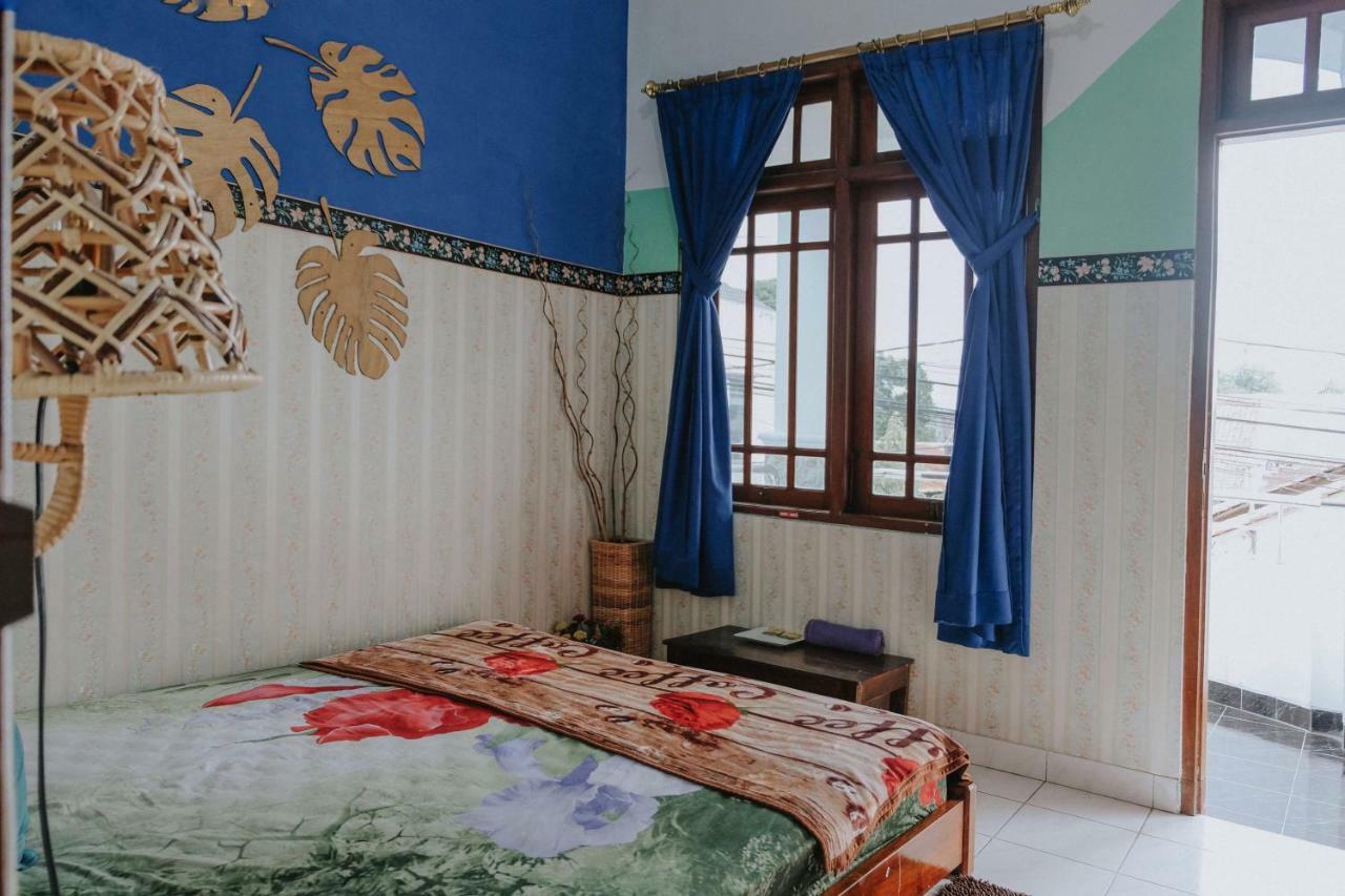 Glory Homestay Yogyakarta Esterno foto